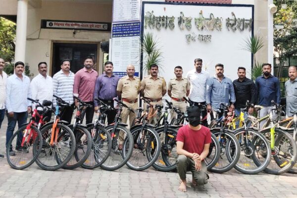 sinhagad road Police in pune