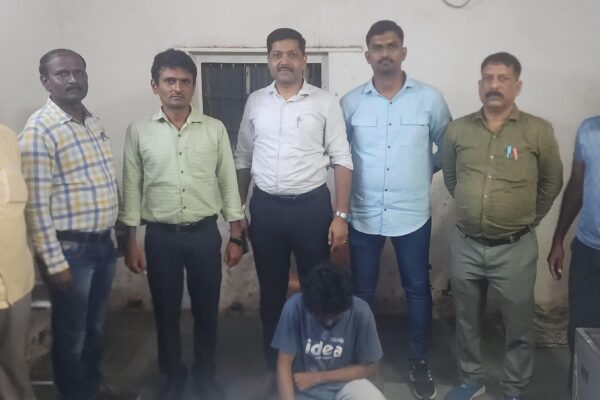 Drug smugglers in Govandi busted