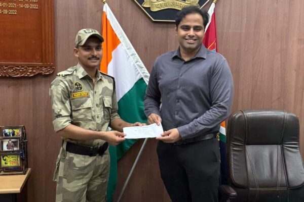 Honoring the bravery of MSF, RPF personnel at Badlapur railway station